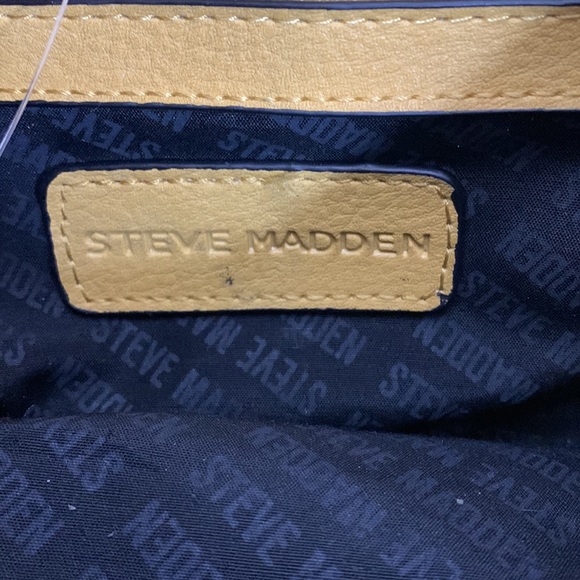 Steve Madden | Yellow Multifunctional Leather Adjustable Bag | Crossbody & Carry - Picture 9 of 12